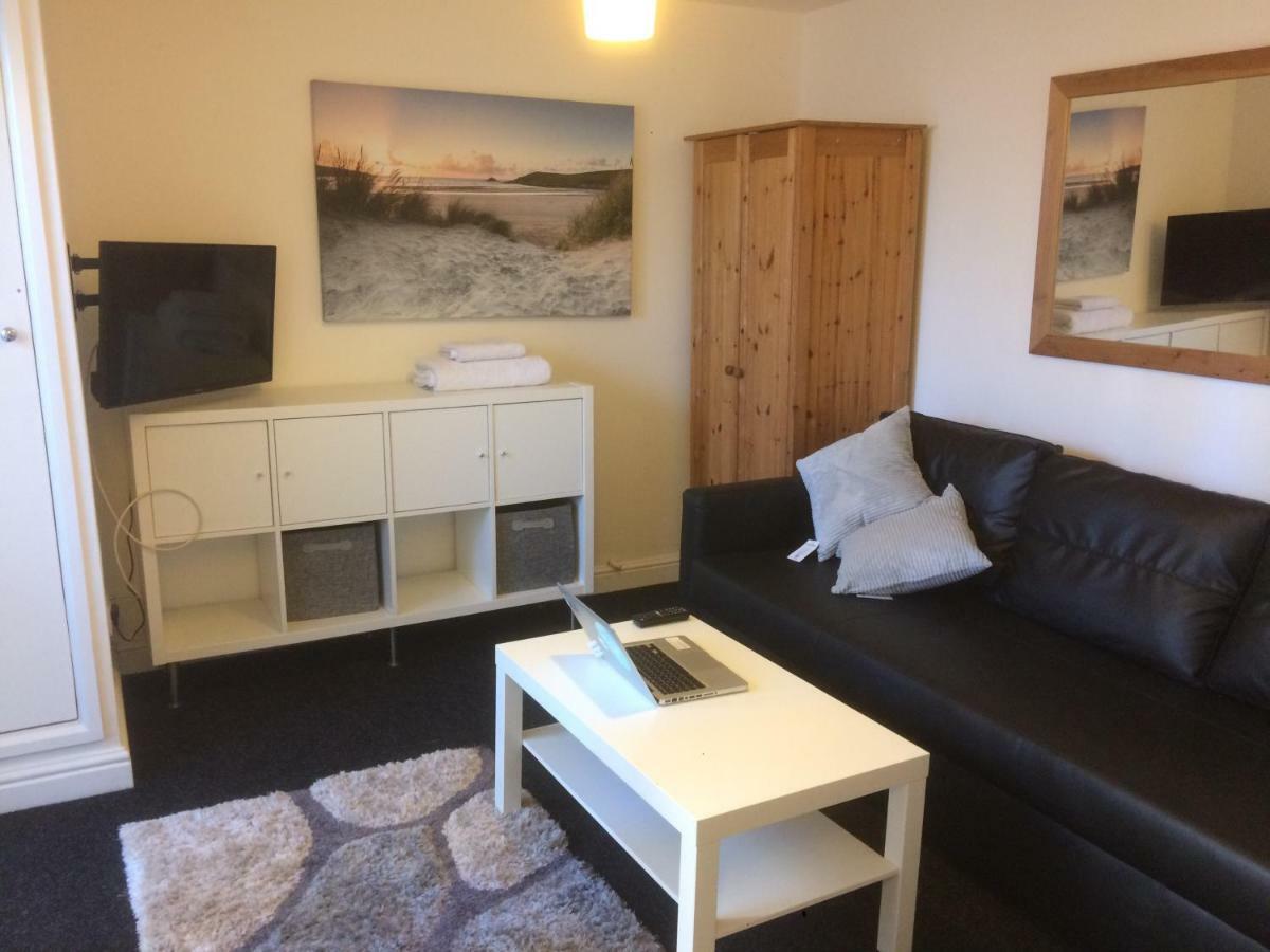 Boonkeys Surf Lodge New Quay Exteriér fotografie